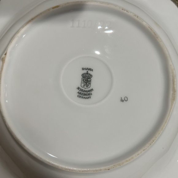 Vintage Schumann Arzberg Bavaria Germany Wild Rose Pattern 9" Bowl with Handles - Picture 6 of 7